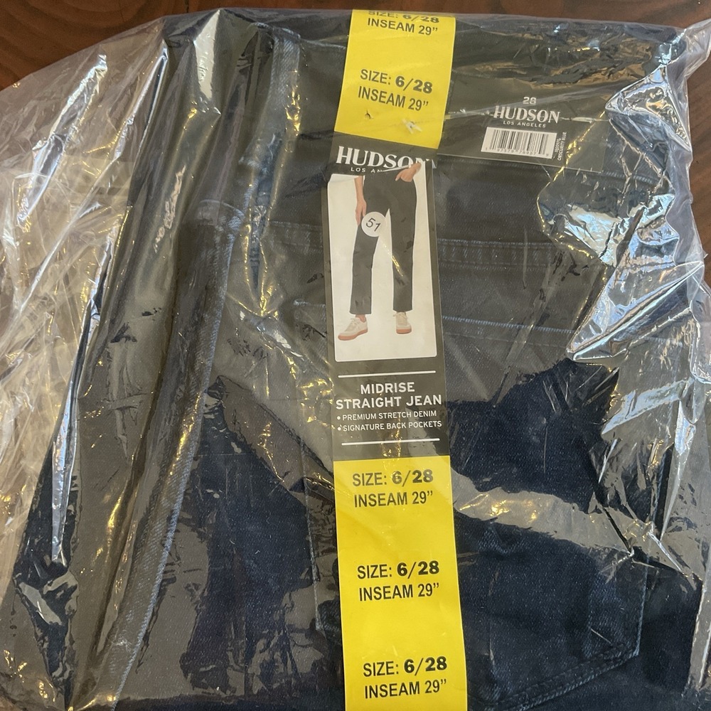 HUDSON Nico Mid-Rise Straight Ankle in Obscurity Size 6/28 29" Inseam